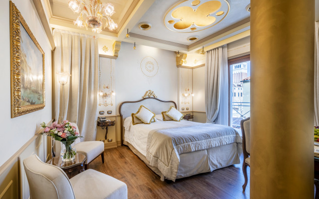 Monaco & Grand Canal Hotel