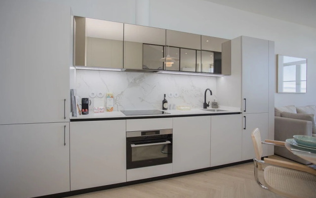Liiiving-Luxury Beachfront Apartment III