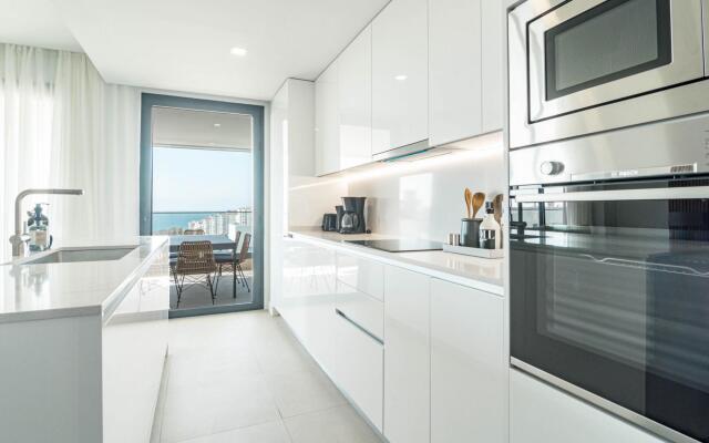 LME13.3A- Modern and luxury flat close to port