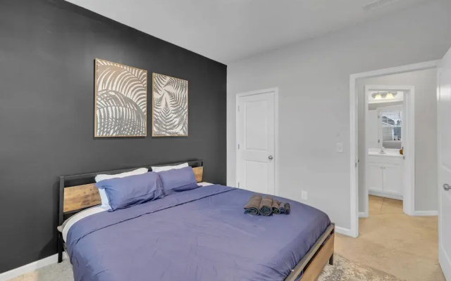 King 4BR Townhouse to Downtown Durham