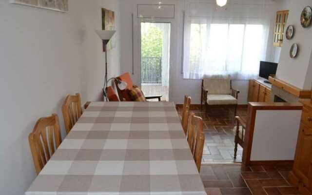 106306 - Apartment in Llança