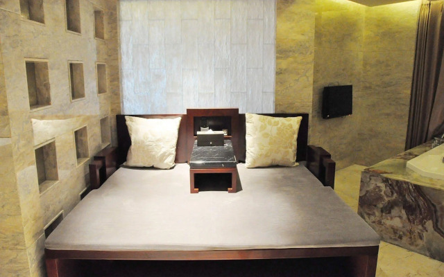 Top Elites City Resort Spa Hotel