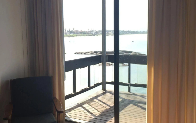 Hoedjiesbaai Hotel