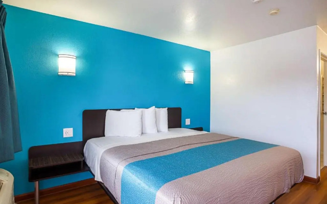 Motel 6 Ventura, CA - Downtown