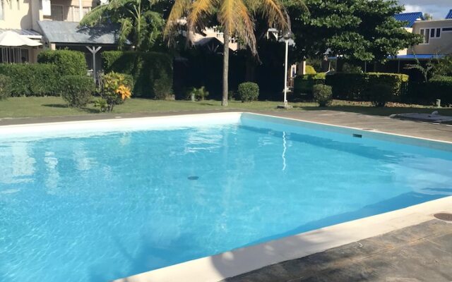 Studio in Grand Baie, With Pool Access, Furnished Terrace and Wifi - 1