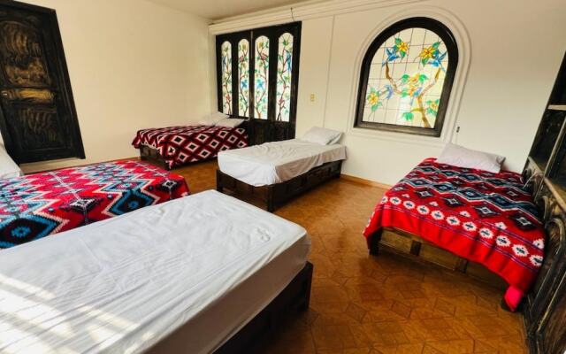 Taj Mahal Hostal And Restaurant