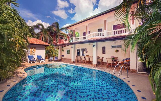 Villa Waree 5 minutes from City and Beach