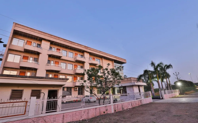 OYO 23180 Patel Ni Motel