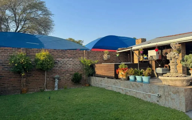Paul & Mollie's Guest House