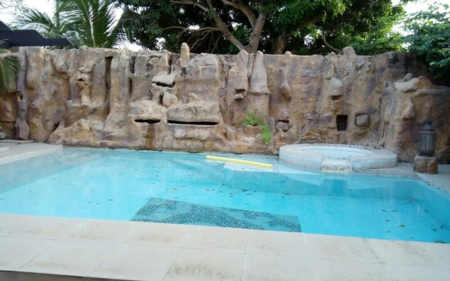Assinie Weekend Lodge