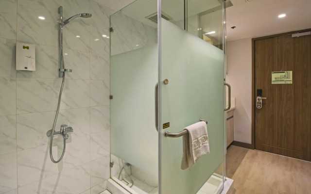 The Mini Suites - Eton Tower Makati