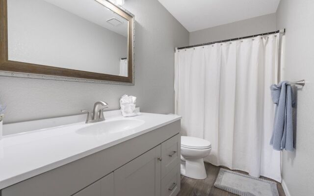 The Branson Condo at Fall Creek - Overlooking the Rolling Hills