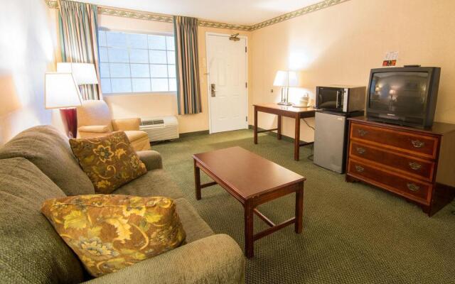 莱瑟姆戴斯套房酒店/北阿尔巴尼(Albany Airport Hotel)