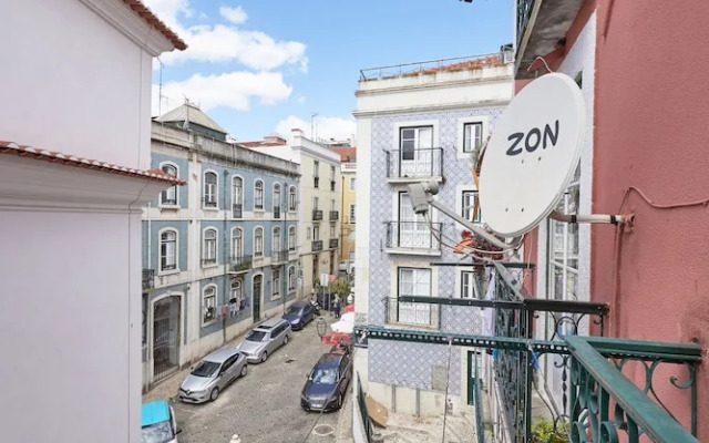 Alfama Light-Filled Apartment, By TimeCooler