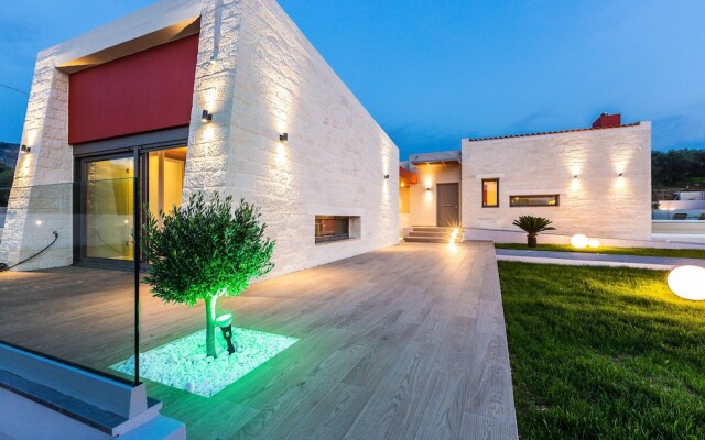 Villa Aori