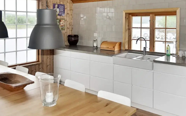 8 Person Holiday Home in Lesund