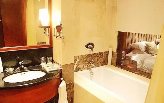 Iris Orchard All Suites Hotel (Tangshan Convention Center)