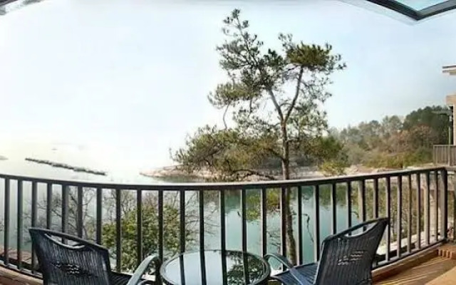 Warm Island Lake Resort Hangzhou
