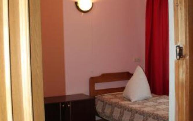 Economi Hotel Kraskovo