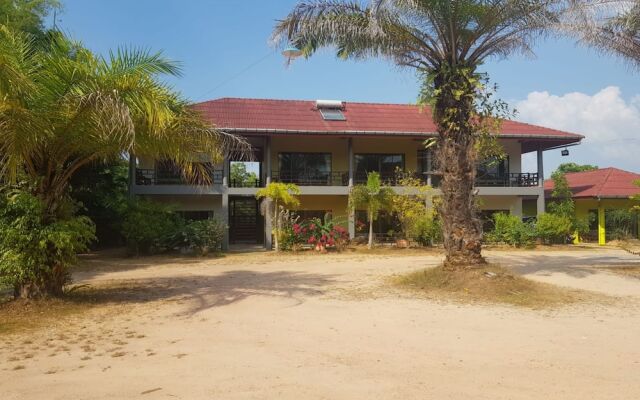 OYO 793 Baan Subthawee