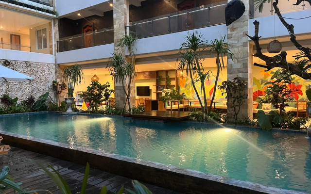 Crystalkuta Hotel - Bali