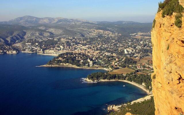 Cassis Le 180°