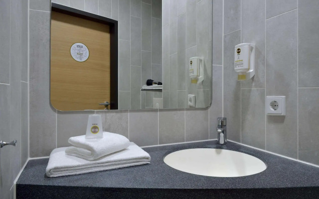 B&B Hotel Düsseldorf-Airport