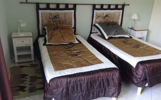 Le Cabanon De Regine Chambre Dhotes