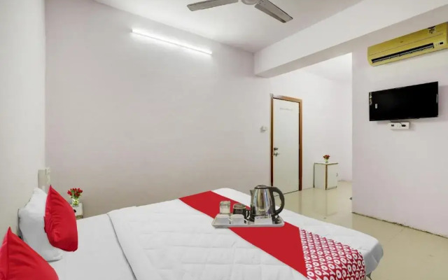 OYO Flagship 70173 Hotel Cozy Rooms