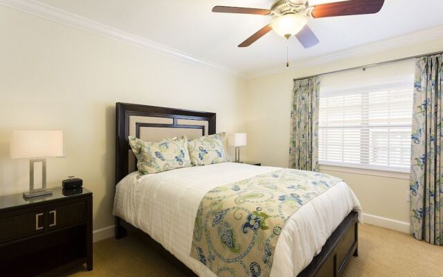 Centre Court Chic - 3 Bed Centre Court Ridge - 3 Br condo by RedAwning