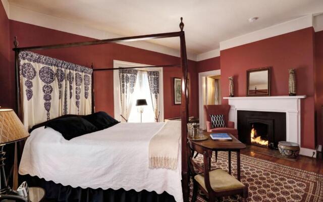 200 South Street Inn