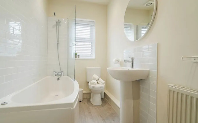 Crookes Gem with Garden & Alpacas Nearby