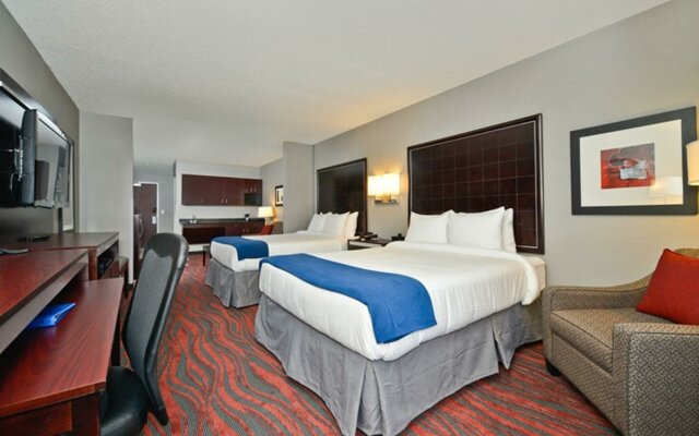 Holiday Inn Express & Suites Utica, an IHG Hotel