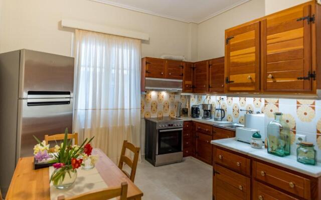 Katerina Residence - Beachfront Plaz Eot