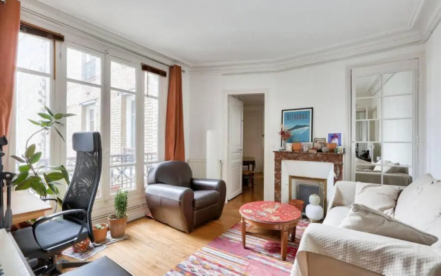 Lovely apt a stone's throw from Montmartre