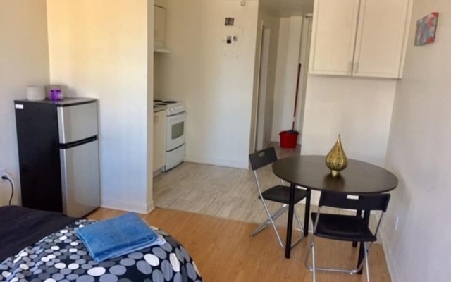 Hutchison - Studio Downtown