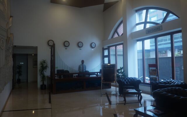 SFO Hotel and Suites