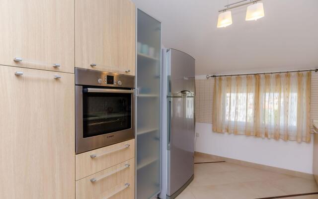 Apartment Dora
