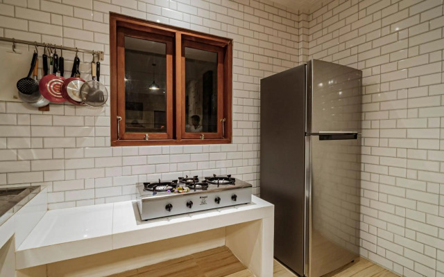 Ayu Sari Guesthouse by Mahaputra