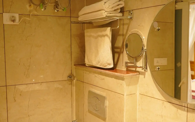 Hotel Gandhi's Paradise