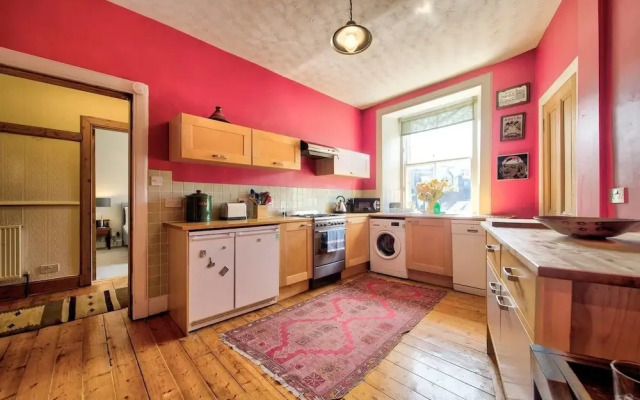 JOIVY Old Town 1-bed Apartment With Stunning Views