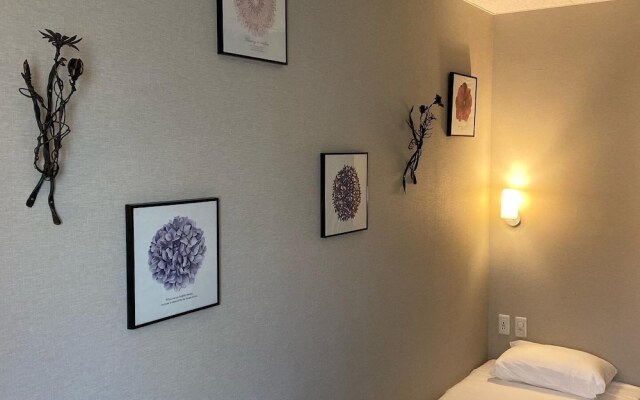 The Wardrobe Hostel Roppongi