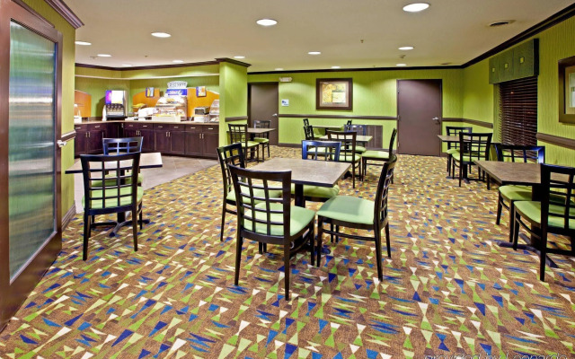 Holiday Inn Express Hotel & Suites Madison by IHG