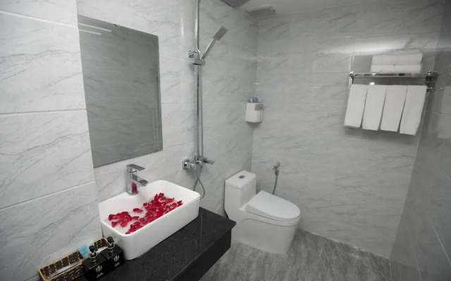 OYO 1180 Huy Ngoc Hotel