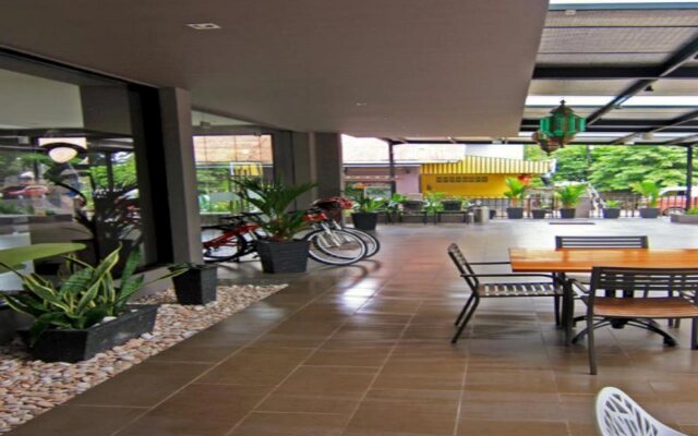Plan B Hotel