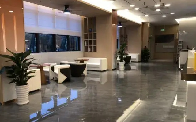 CHEERMAY Hotel (Tunchang Zhengfu Pedestrian Street)