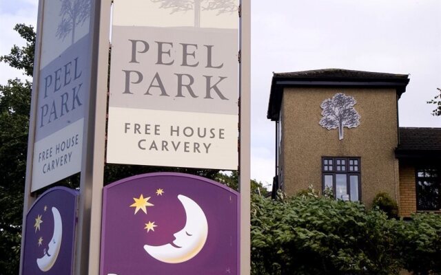 Premier Inn  Glasgow East Kilbride Peel Pk