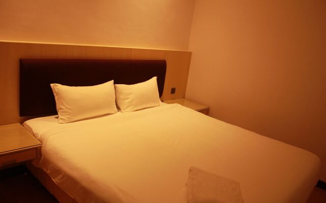 Imperial Suites Serviced Apartment