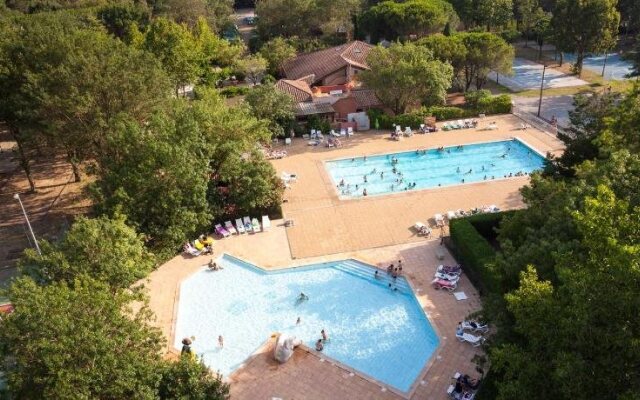 Marina Hotel Club