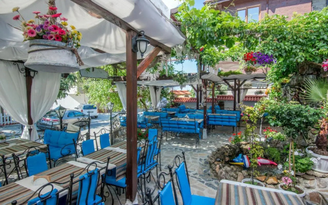 Vromos Guest House